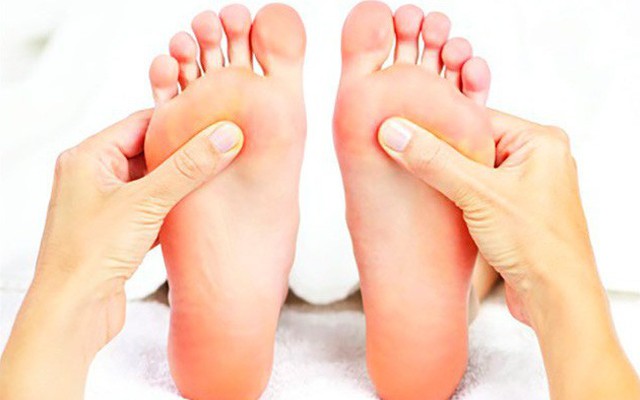3 đặc điểm trên bàn chân "mật báo" những căn bệnh tiềm ẩn, đừng để bệnh nặng bạn mới biết