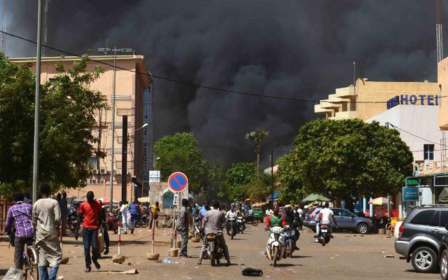 Đại sứ quán Pháp ở Burkina Faso bị tấn công khủng bố, nhiều người thiệt mạng