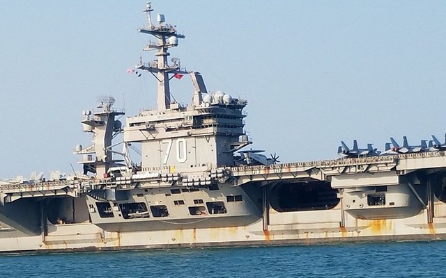 [ẢNH] Cận cảnh tàu sân bay USS Carl Vinson tại Đà Nẵng