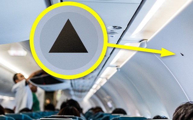 Đi máy bay nếu chỗ ngồi của bạn ở vị trí có ký hiệu hình tam giác màu đen này thì bạn rất may mắn nhé