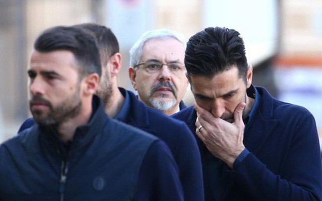 Buffon rơi nước mắt tiễn đưa đội trưởng Fiorentina vừa đột ngột qua đời