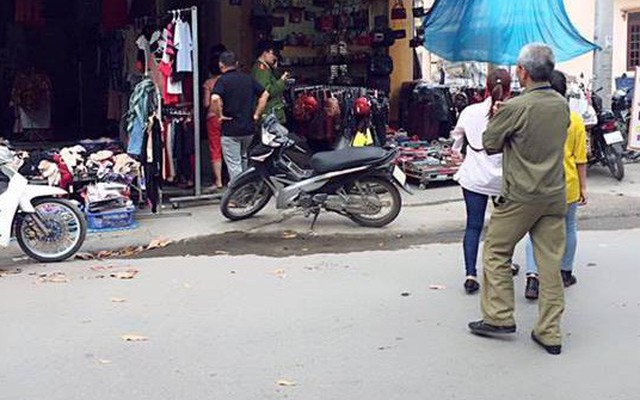 Vụ dùng búa đánh bạn gái tử vong: Mẹ nghi phạm khóc ngất khi hay tin