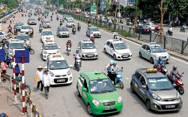 77 hãng taxi tại Hà Nội và câu chuyện sức mạnh của bó đũa