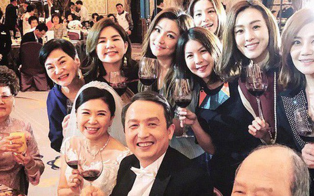 Đám cưới hoành tráng mời nửa showbiz Đài: Cô dâu năm nay đã 54 tuổi