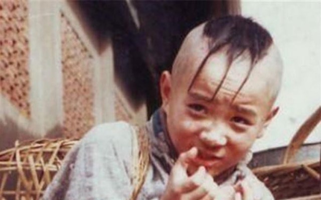 Cuộc đời đáng thương của diễn viên nhí thủ vai Tam Mao năm nào: Sự nghiệp lận đận hơn 2 thập kỷ vẫn không ai biết tới, từng mắc bệnh lạ phải bỏ nghề diễn