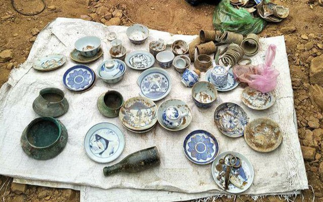 Tìm thấy mộ cổ trong lúc đào móng nhà ở Quảng Nam