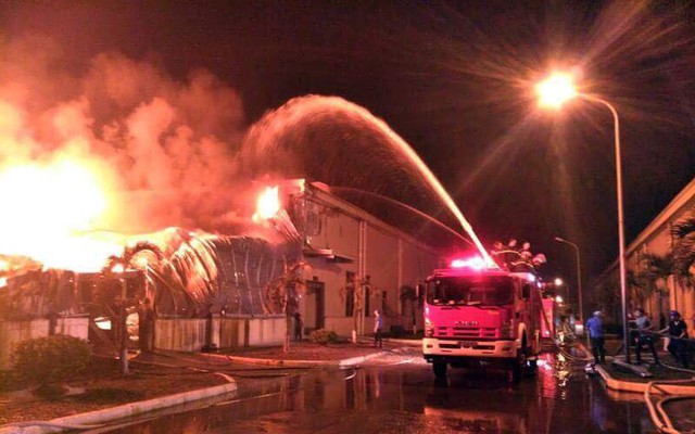 Đang cháy lớn tại khu công nghiệp ở Quảng Ninh