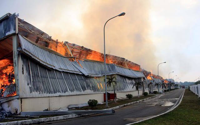 PCCC Trung Quốc hỗ trợ chữa cháy nhà máy xơ sợi ở Quảng Ninh