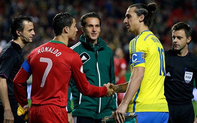 Ibrahimovic lấy siêu phẩm "xe đạp chổng ngược" của mình ra thách thức Ronaldo
