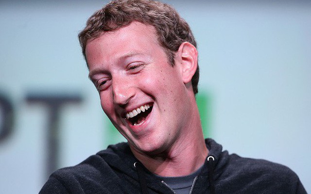 Thời khắc nguy khốn nhất lại là minh chứng rõ nhất cho quyền thống trị thế giới của Facebook lên cả thế giới