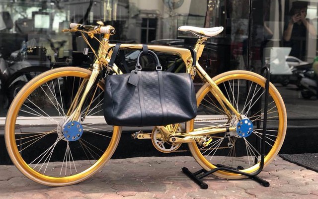 Cận cảnh xe đạp mạ vàng phiên bản giới hạn cực độc, giá 1,2 tỷ đồng tại Hà Nội