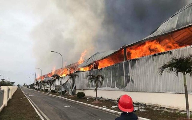 Chưa tìm ra nguyên nhân vụ cháy nhà máy suốt 2 ngày đêm ở Quảng Ninh