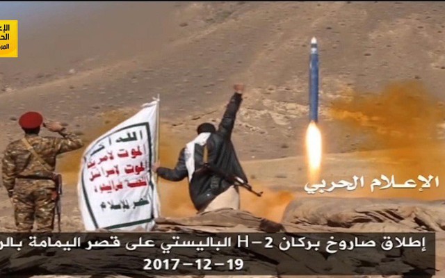 Patriot "thần thánh" của Arab Saudi liêu xiêu: Tên lửa của Houthi uy lực như thế nào?