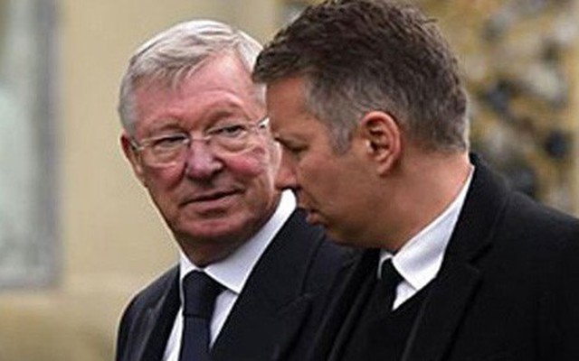 Con trai Sir Alex lần đầu tiên tiết lộ bệnh tình của cha