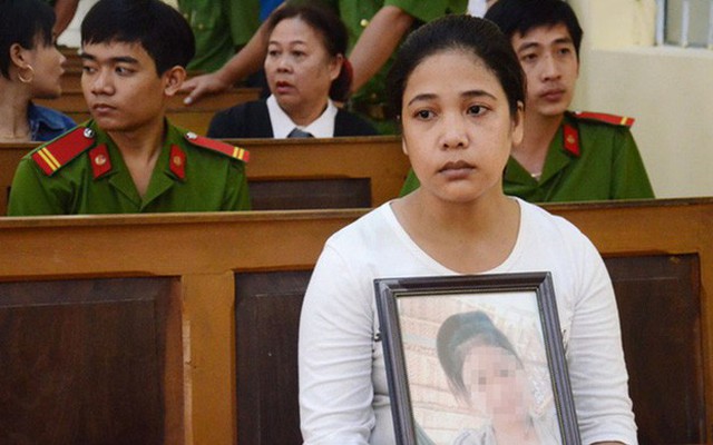 Mẹ của bé gái 13 tuổi bị xâm hại đến mức tự tử: Tôi không muốn vụ án sẽ giống "Nguyễn Khắc Thủy lần thứ hai"