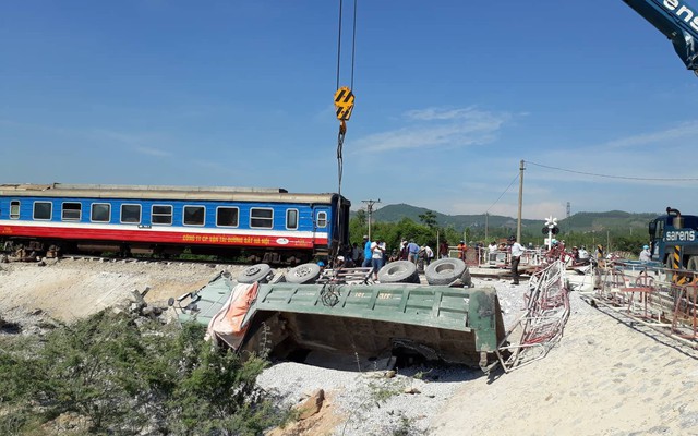 Tạm giữ hình sự 2 nhân viên gác chắn trong vụ tai nạn đường sắt ở Thanh Hóa