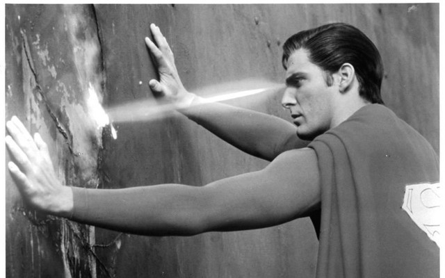 Con người sẽ có thể bắn ra tia laser từ mắt không khác gì Superman