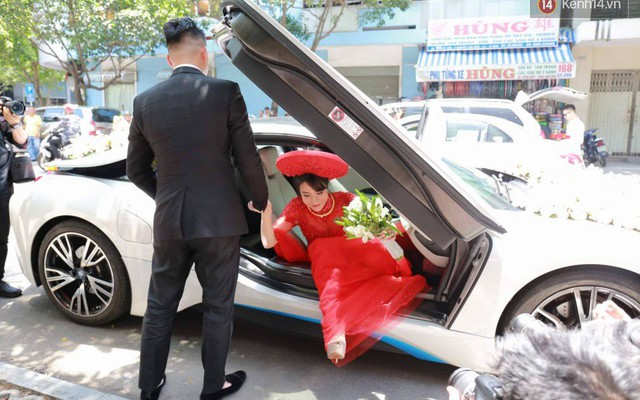 Diệp Lâm Anh hôn thiếu gia Sài Gòn, hạnh phúc lên xe về nhà chồng