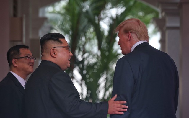Ông Kim Jong-un nói với ông Trump: "Quá khứ đã níu chân chúng ta!"