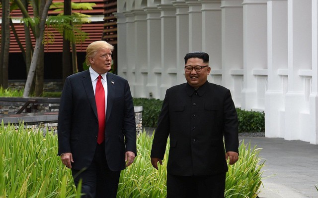 Truyền hình Hàn tiết lộ lý do ông Kim Jong-un bất ngờ dời lịch về nước sau thượng đỉnh