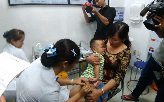 Lầu đầu tiên triển khai 1 mũi vắc-xin tiêm phòng được 6 loại bệnh