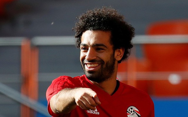 Đau đến không tự mặc được áo chỉ là "đòn gió", Salah sắp tái xuất để giải cứu Ai Cập?