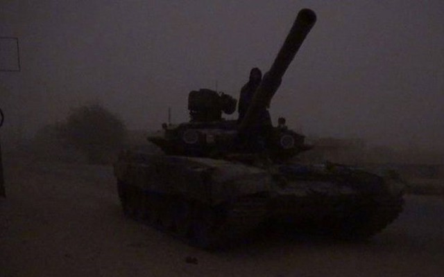 Quân đội Syria 3 lần liên tiếp đánh bại IS phản công trên sa mạc Deir Ezzor