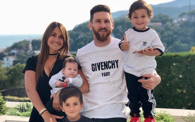 Antonella đăng ảnh cả gia đình, gửi thông điệp ủng hộ tới Messi chơi tốt ở World Cup