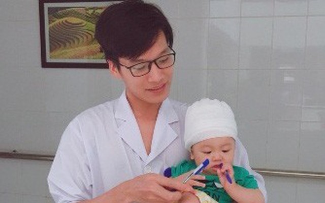 Bắc Giang: Bé 8 tháng tuổi vỡ lún xương sọ vì cú ngã từ giường xuống đất