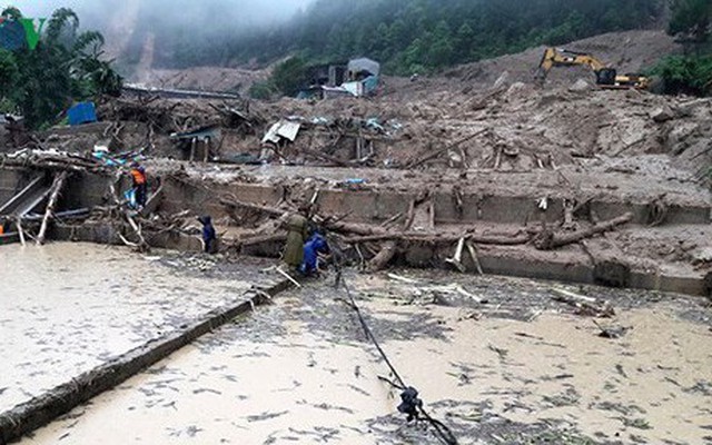 25 hộ dân ở Sìn Hồ bị vùi lấp do sạt lở đất đá