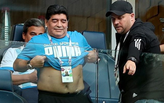 Maradona nổi điên với tin mình đã chết, treo thưởng đống tiền tìm kẻ "giết" mình