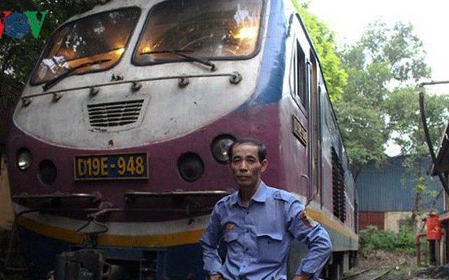 Ám ảnh nghề nghiệp của người đàn ông hơn 30 năm lái tàu hỏa