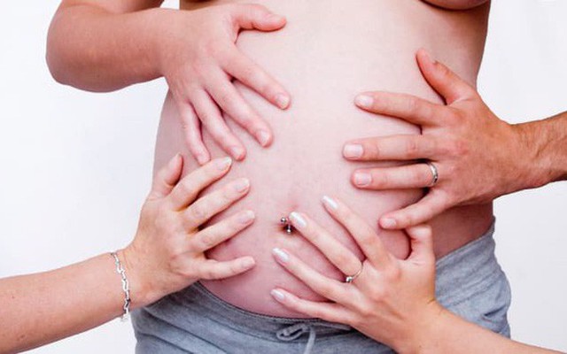 Nếu không thích, mẹ có quyền từ chối người khác chạm vào bụng bầu của mình và đây là lý do