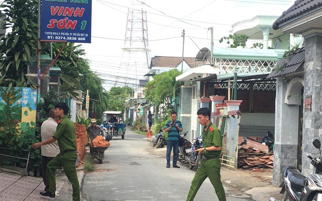 Chồng đâm vợ rồi uống thuốc tự tử trong trường mầm non