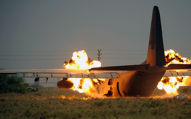 Phát bắn thần kỳ của TLPK VN: "Sát thủ" AC-130 sập bẫy, tan xác-KQ Mỹ hốt hoảng tháo chạy