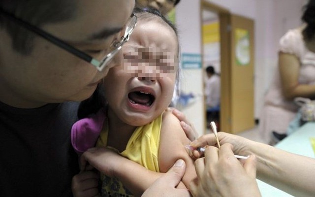 Ông Tập Cận Bình chỉ thị xử lý vụ bê bối vaccine rởm "kinh hãi" của Trung Quốc