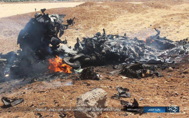 Xuất hiện những hình ảnh đầu tiên về máy bay chiến đấu Su-22 Syria bị bắn hạ