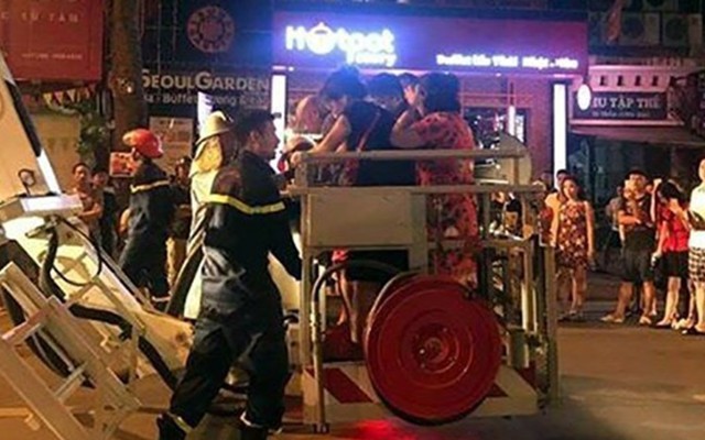 Cháy lớn trên phố Trần Hưng Đạo, cứu sống 5 người mắc kẹt