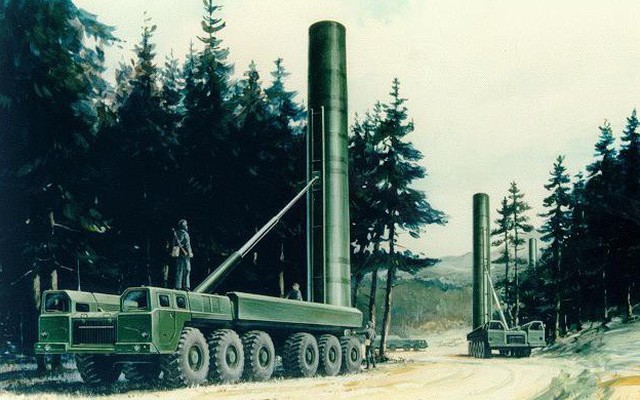 Tên lửa SS-20 Saber và cơn hoảng loạn của phương Tây