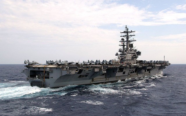 Tư lệnh hải quân Mỹ tuyên bố "kiên định" bám trụ biển Đông, mặc Trung Quốc hung hăng