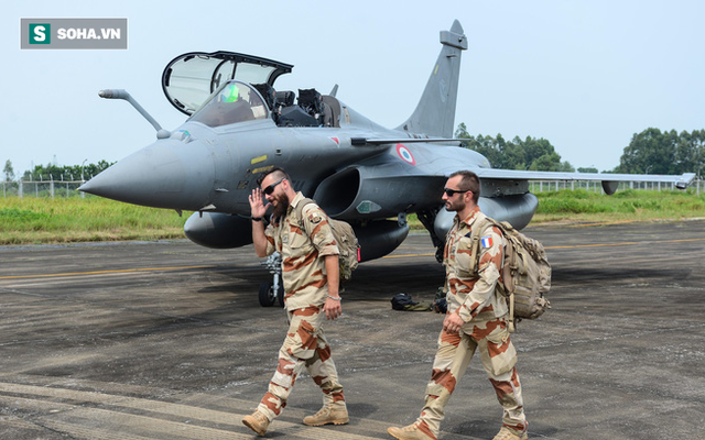 Cận cảnh tiêm kích Rafale của Pháp trong chuyến thăm đầu tiên tới Việt Nam