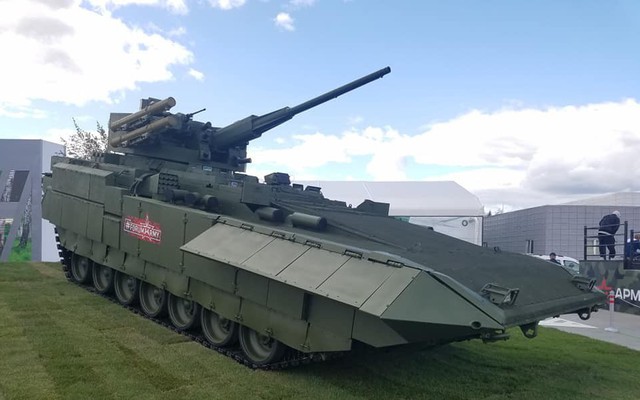 Bản lĩnh Nga trước thử thách lớn: Siêu xe T-15 Armata - "Mãnh hổ" sắp tham chiến ở Syria?