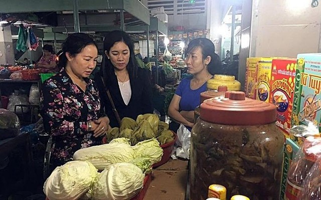 Đại biểu Quốc hội đi chợ phát hiện nhiều thực phẩm có hóa chất