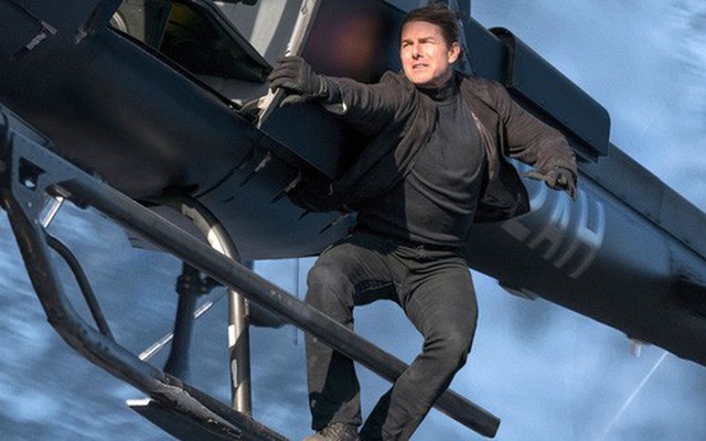 Một cái nhìn gần gũi hơn vào những pha mạo hiểm chết người Tom Cruise đã tự mình thực hiện trong Nhiệm vụ Bất khả thi