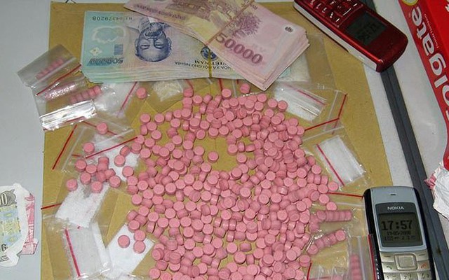 Bắt 4 đối tượng vận chuyển 54 nghìn viên ma túy lấy 100 triệu tiền công ở Sơn La