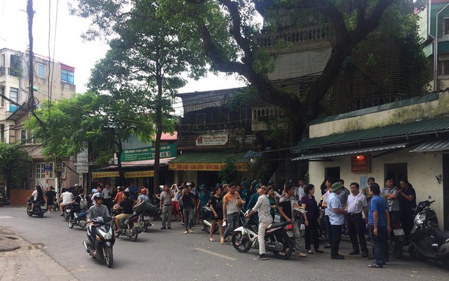 [Nóng] Chung cư cao tầng rung lắc sau động đất ở Hà Nội, cư dân hoảng loạn tháo chạy