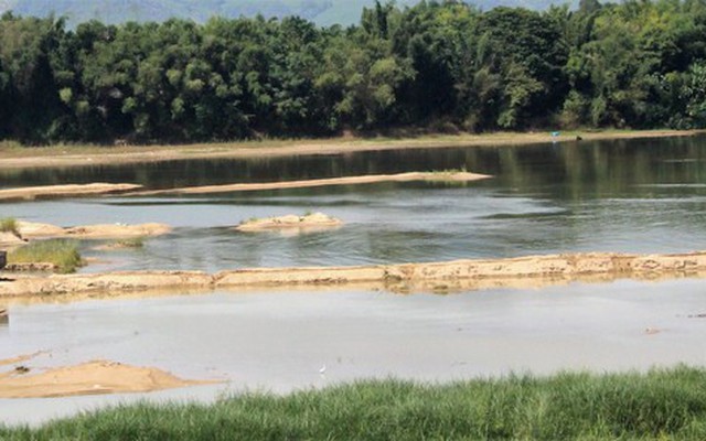 Hai học sinh tắm sông chết đuối thương tâm