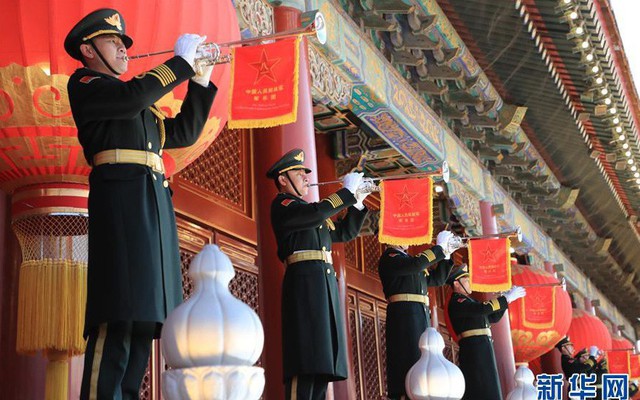 Trung Quốc cựa mình bước sang "thời đại mới" sau lễ thượng cờ 36 năm tuổi tại Thiên An Môn