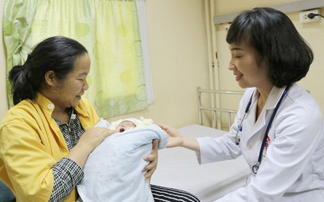 Kỳ tích bệnh viện vùng mỏ phẫu thuật nghẹt thoát vị cho bé 1,5 kg kèm viêm phổi