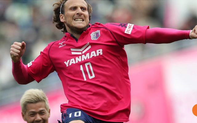 Forlan đầu quân cho CLB Hồng Kông Kitchee